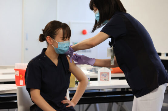 Japan can only ensure that 20% of medical personnel are vaccinated at present.
