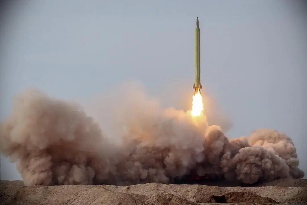 Pressure on the United States? Iran launches a 300-kilometer "smart" missile