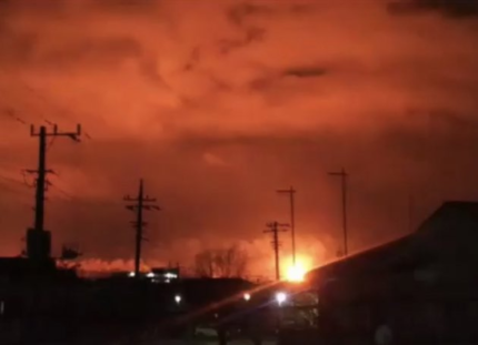 After the strong earthquake in Fukushima, bloody sky appeared near Japan's petrochemical plant