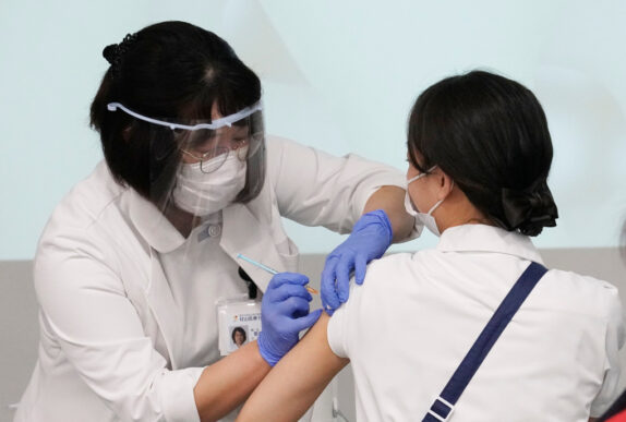 Japan reports third case of adverse coronavirus vaccination: fever and dehydration