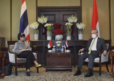 Foreign Ministers of Thailand and Indonesia believe that ASEAN can play a role in resolving Myanmar's political crisis.