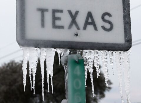 Why did the snowstorm surprise Texas?" Stratospheric outbreak temperature increase" to understand