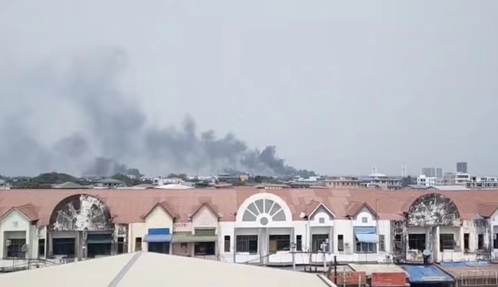 Two garment factories in Randaya Industrial Zone in Yangon, Myanmar, were set on fire.