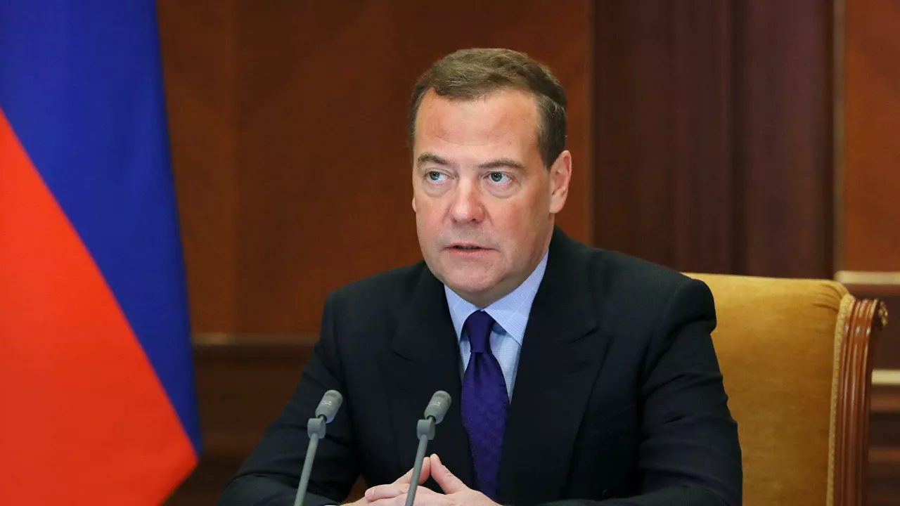 Medvedev: Russia-U.S. relations deteriorate, situation comparable to the "Cuban missile crisis"