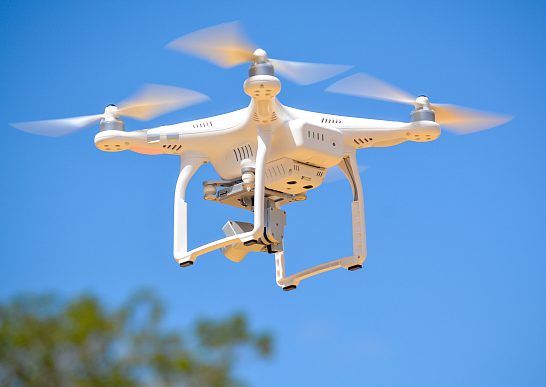 U.S. men use drones to smuggle contraband into prison: camp in the woods and operate at night