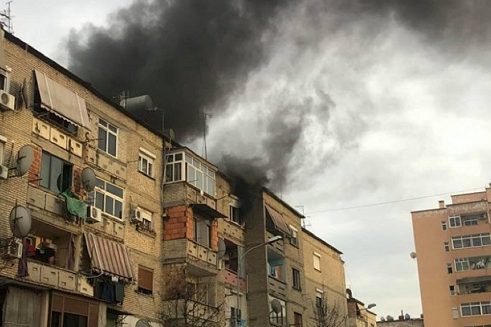 A fire broke out in a garage in Tirana, the capital of Albania, causing no casualties.