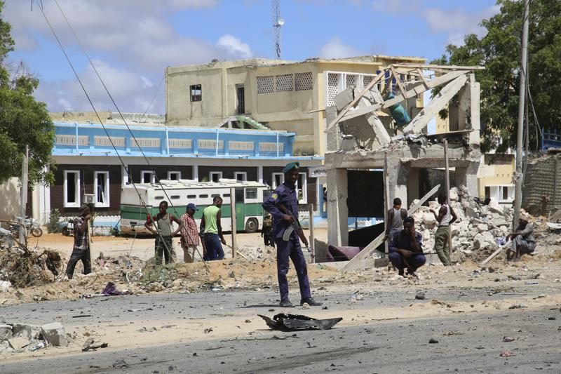 At least seven people have been killed in a car bombing in Somalia's capital
