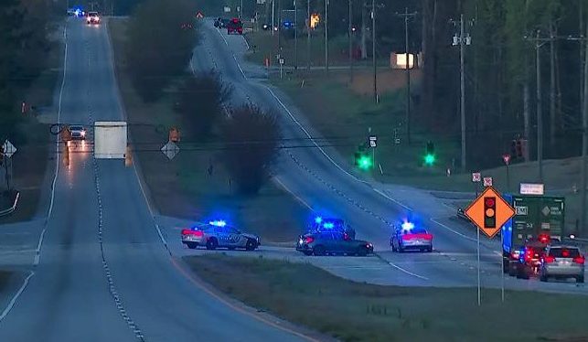 Several police officers were shot and injured in a shooting in Carroll County, Georgia, United States.