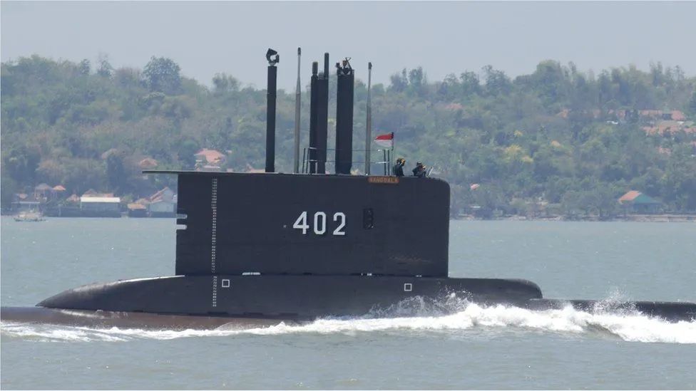 Key traces have been found in the missing waters of an Indonesian submarine