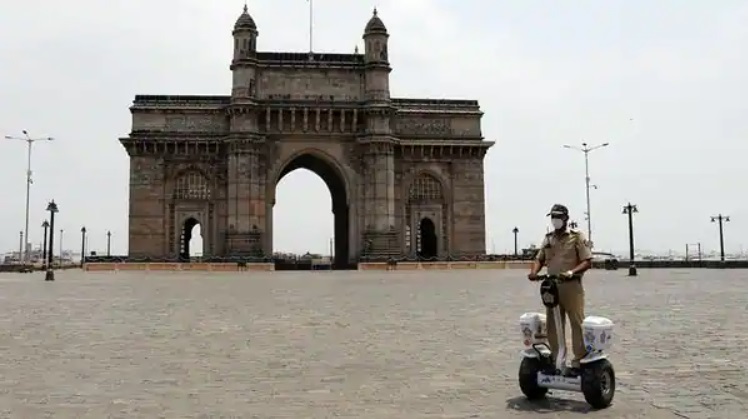 Maharashtra, the worst-hit state in India, announced an extension of the blockade until mid-May