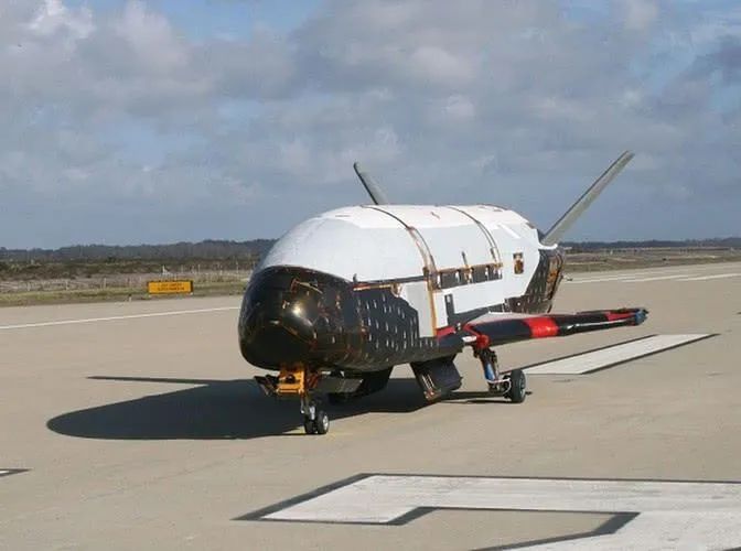 U.S. X-37 spacecraft can carry six nuclear warheads?