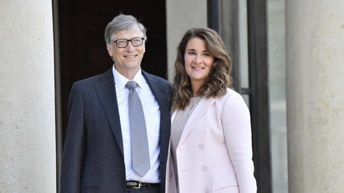 Why did Gates quit Microsoft's board of directors come to light? Having an improper relationship with a female subordinate, being investigated...