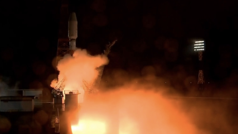 The Russian Soyuz rocket was successfully launched with 36 communications satellites