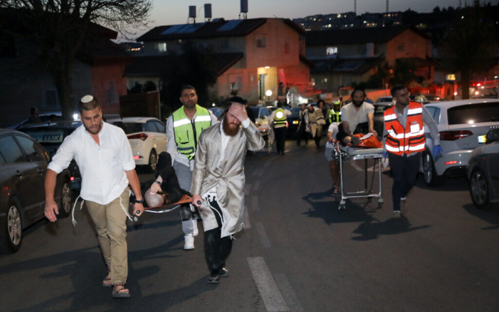 The number of injured people injured in a stand collapse at a traditional Jewish holiday prayer service in Israel has risen to 213