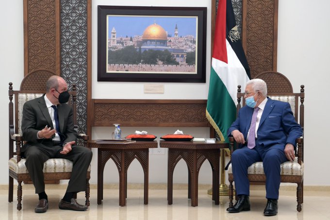 The Palestinian President urged the United States Government to make efforts to resolve the Israeli-Palestinian conflict