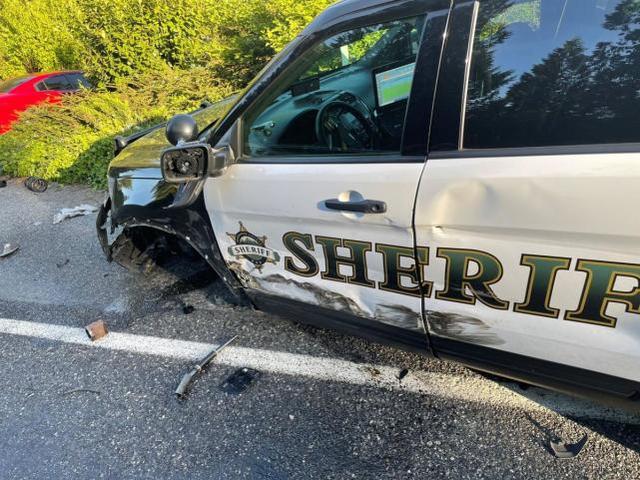 It's hitting again! The driver says the self-driving Tesla crashed into a U.S. police car