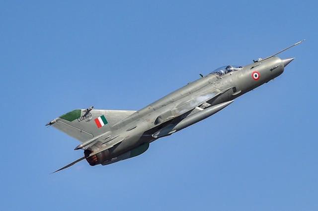 Another MiG-21 aircraft of the Indian Air Force crashed, and a U.S.-made helicopter crashed the same day
