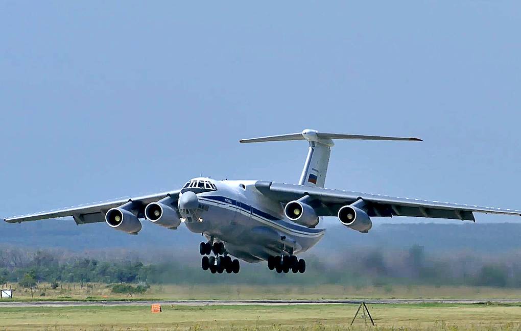Four Russian military aircraft arrived in Moscow carrying many of the citizens who had left Afghanistan