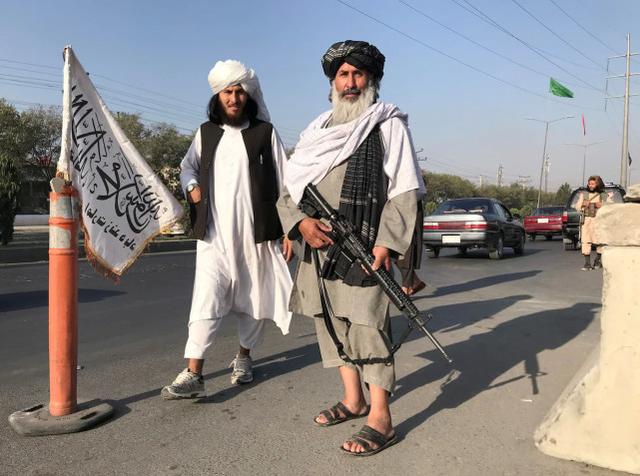 Taliban begin collecting Afghan civilian weapons: people are now "safe"
