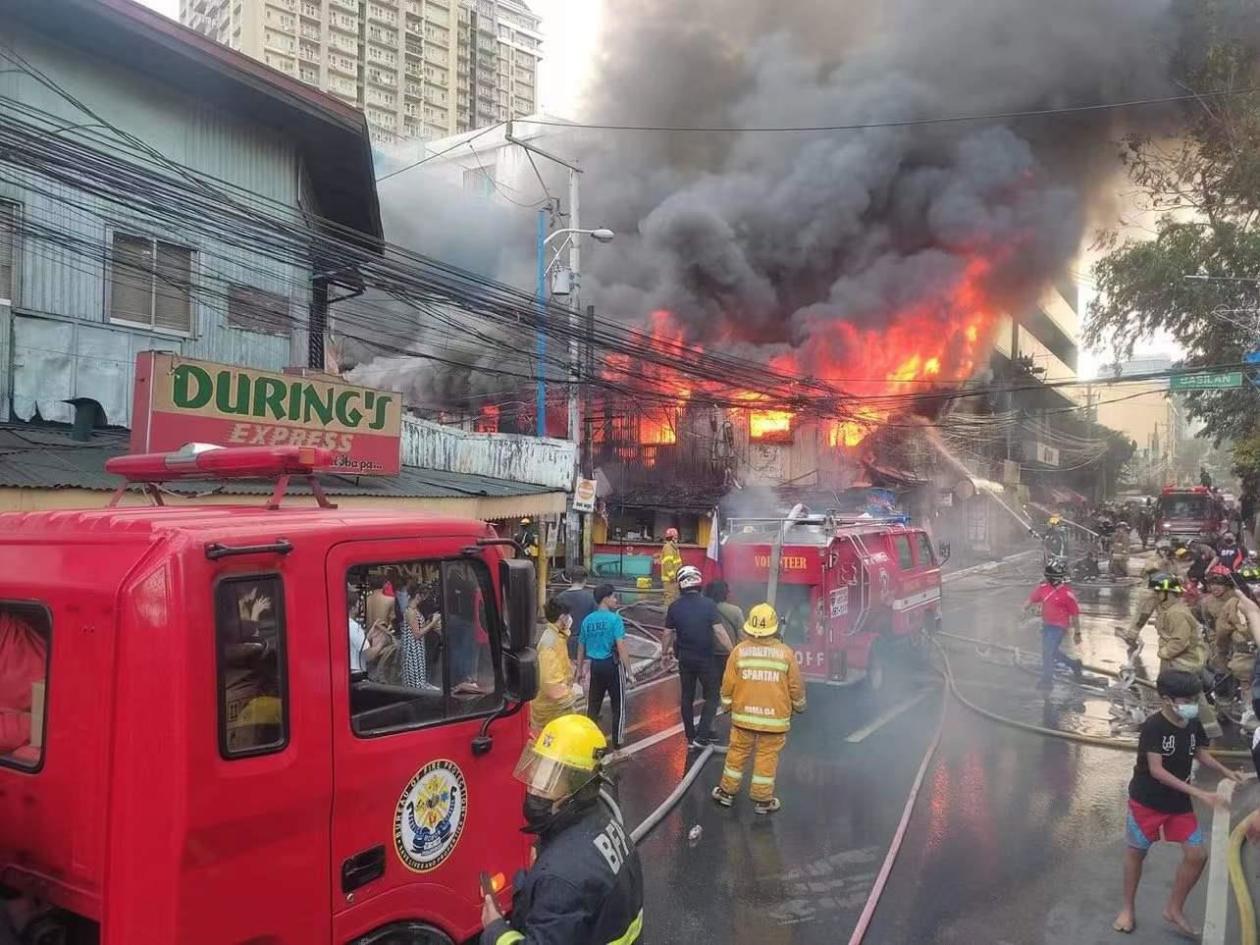 A fire broke out in a residential area in the capital of the Philippines, killing 1 person