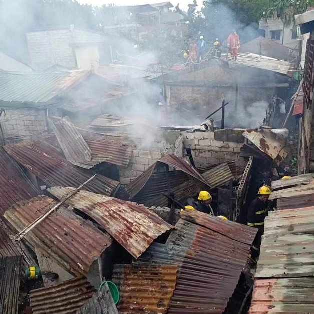A fire broke out in a residential area in Manila, Philippines, killing 1 child